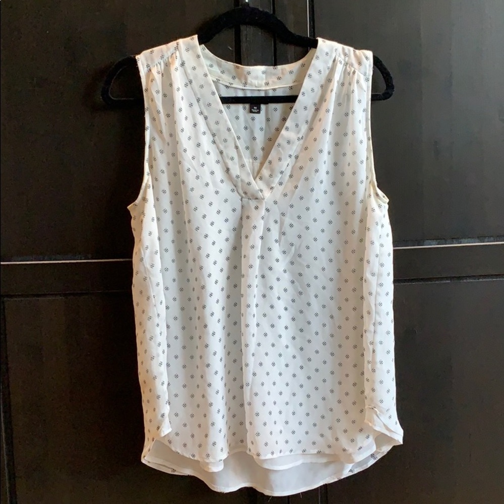Tank top blouse with design